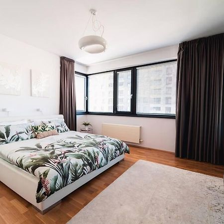 Prague Marina River View Apartment Close To City Centre Free Parking מראה חיצוני תמונה