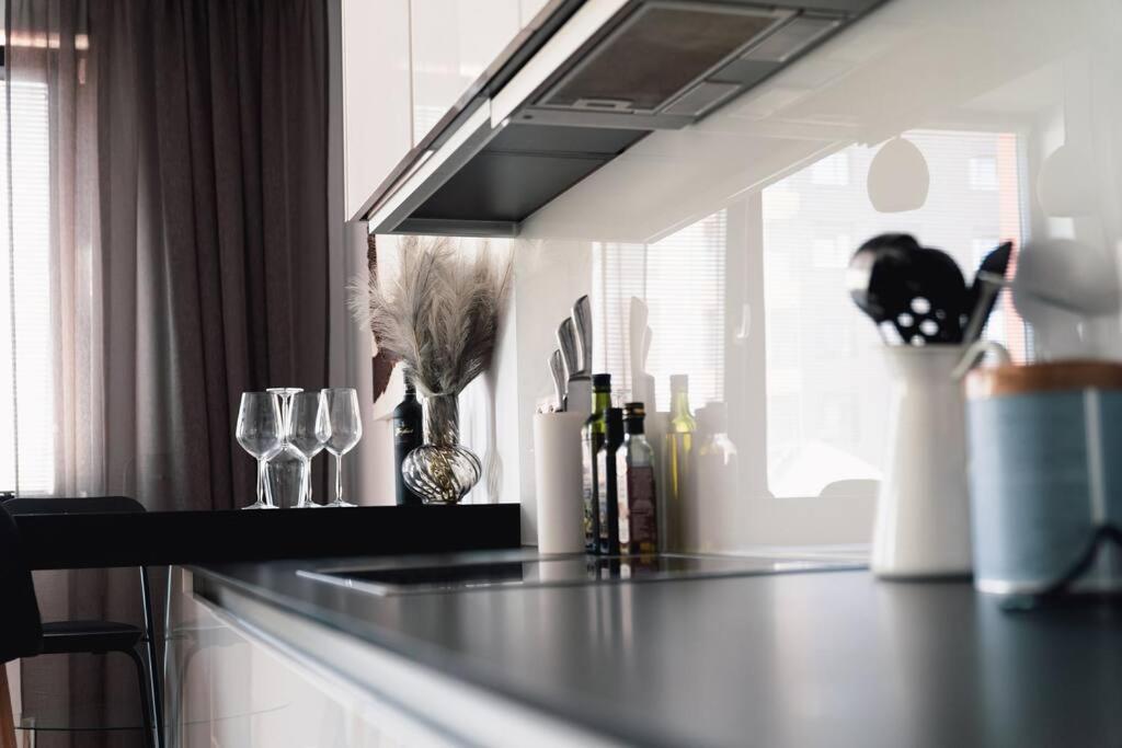 Prague Marina River View Apartment Close To City Centre Free Parking מראה חיצוני תמונה